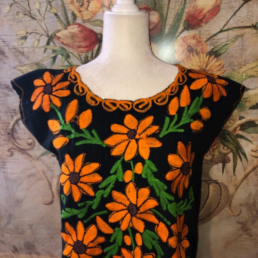 Sz M Black Mexican Embroidered Sunflowers Shirt